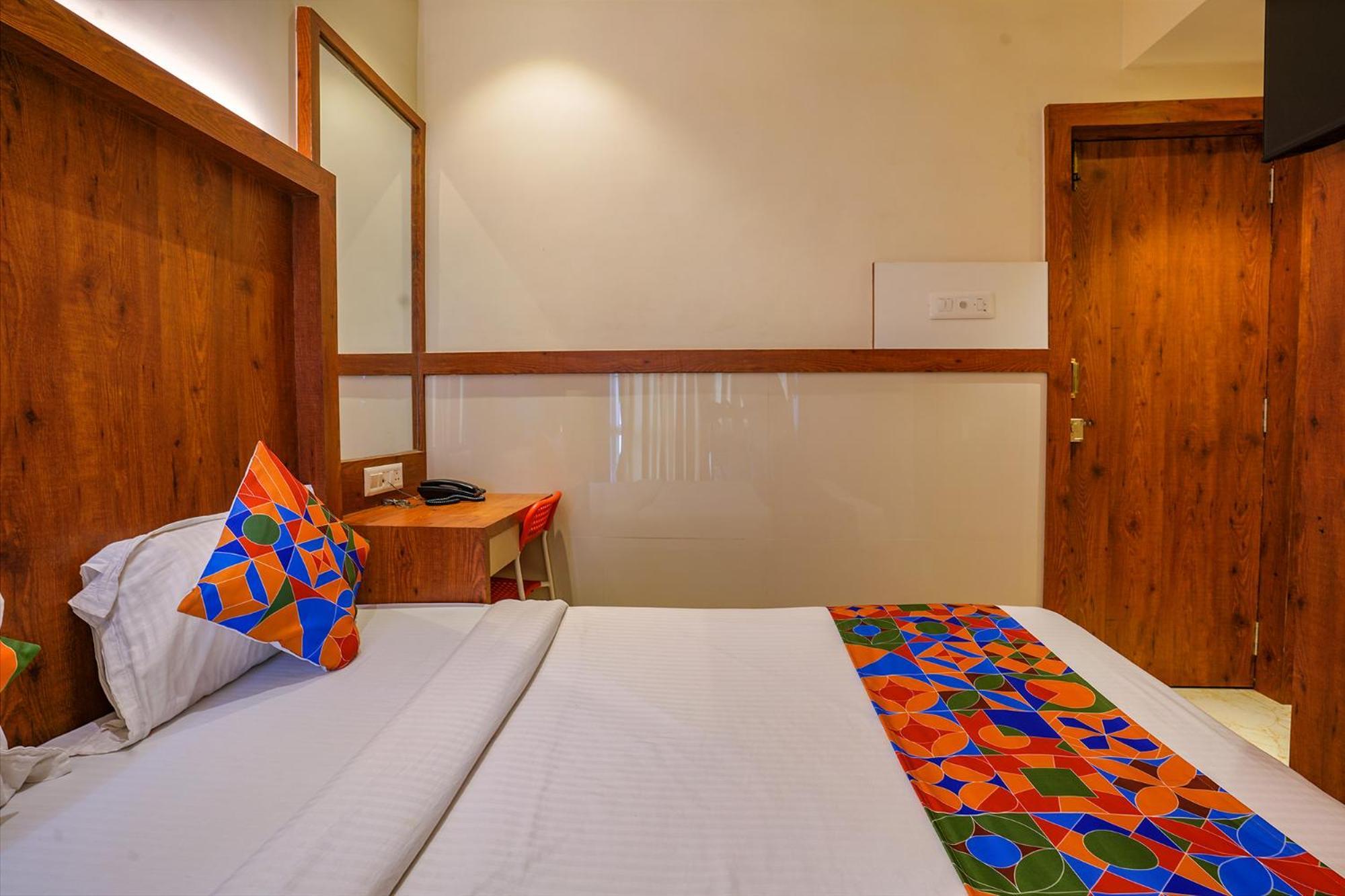 Fabexpress Super 7 Inn - Nr Rabale Station Navi Mumbai Eksteriør billede